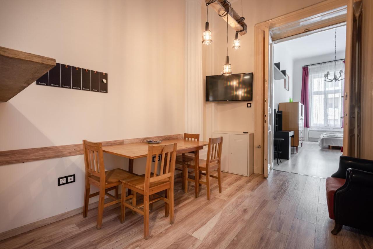 Retro Rebel Mode Apartment 布达佩斯 外观 照片